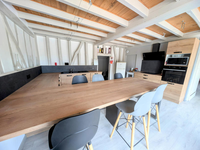 Maison - 204 m² - 6 pièces