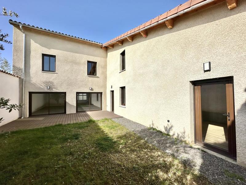 Propriété - 210 m² - 7 pièces