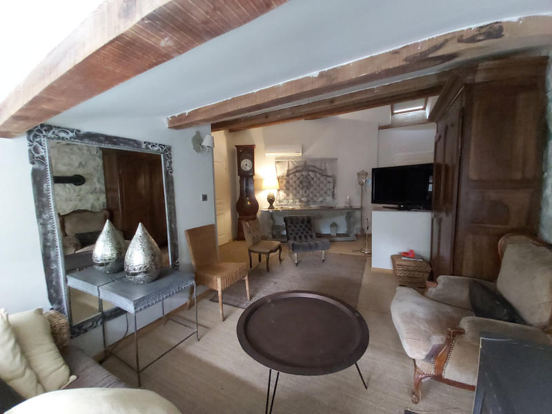 Mas - 254 m² - 10 pièces