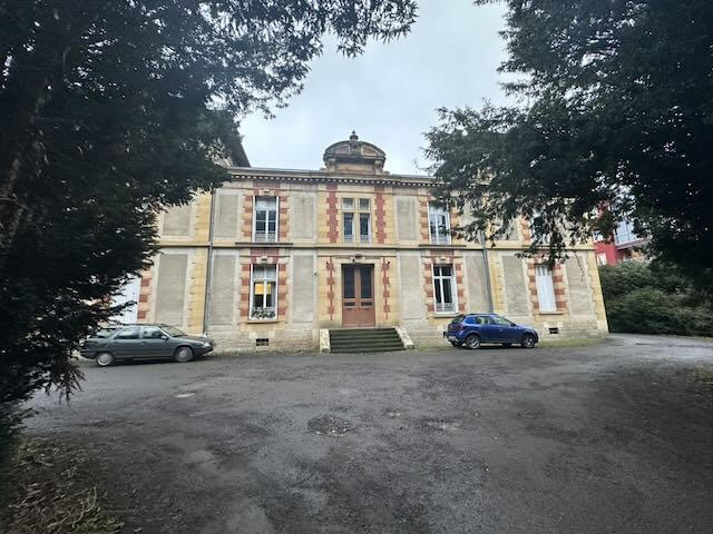 Appartement - 95 m² - 5 pièces