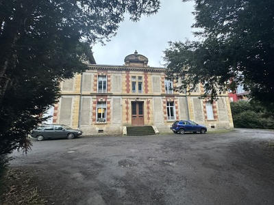 Appartement - 95 m² - 5 pièces