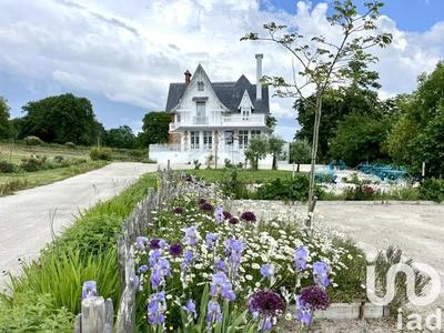 Maison - 720 m² - 10 pièces