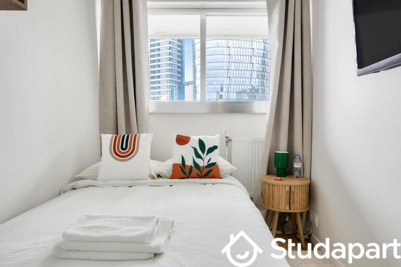 Chambre - 13 m² - 1 pièce