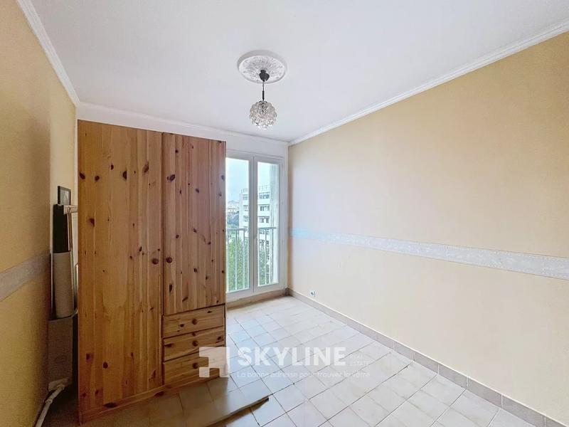 Appartement - 80 m² - 5 pièces