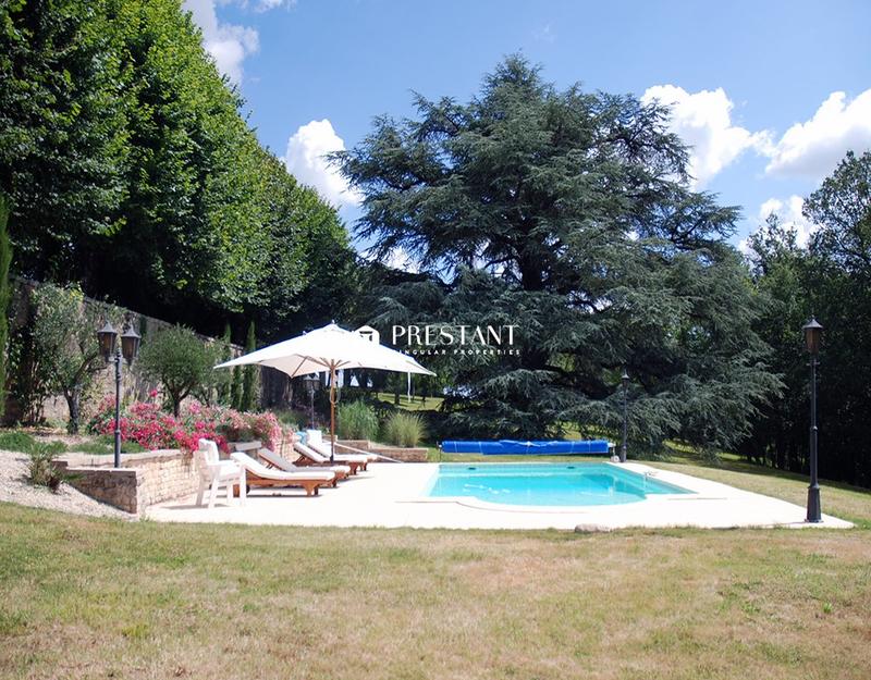 Château - 721 m² - 20 pièces