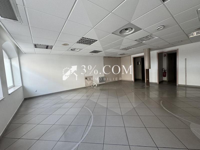 Local commercial - 204 m²
