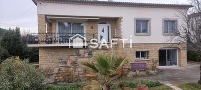 Maison - 240 m² - 8 pièces