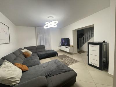 Maison - 141 m² - 8 pièces