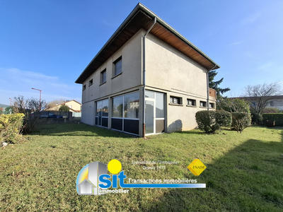 Maison - 162 m² - 5 pièces
