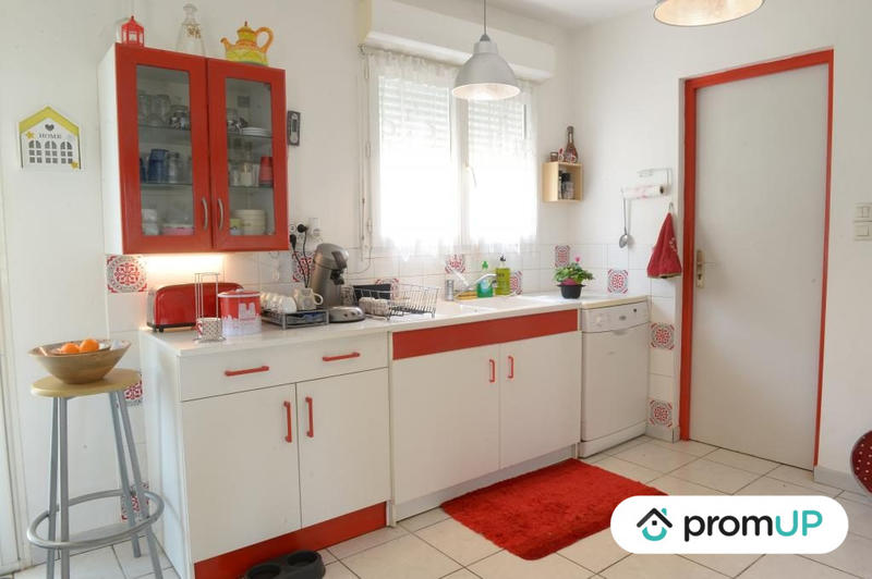 Maison traditionnelle - 88 m² - 4 pièces