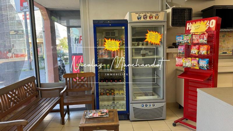 Local commercial - 120 m² - 3 pièces