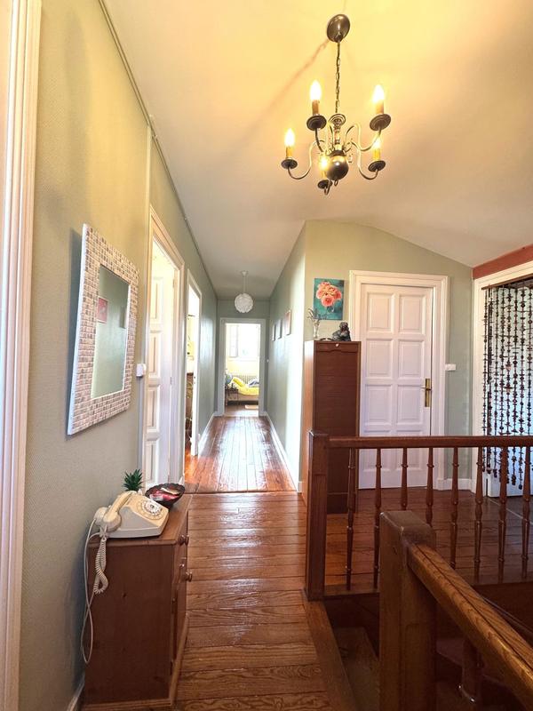 Maison - 182 m² - 7 pièces