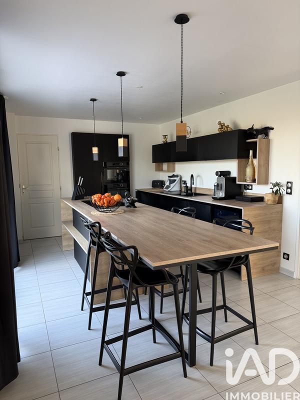 Maison - 198 m² - 7 pièces