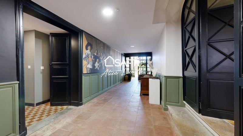 Maison de maîtres - 440 m² - 13 pièces