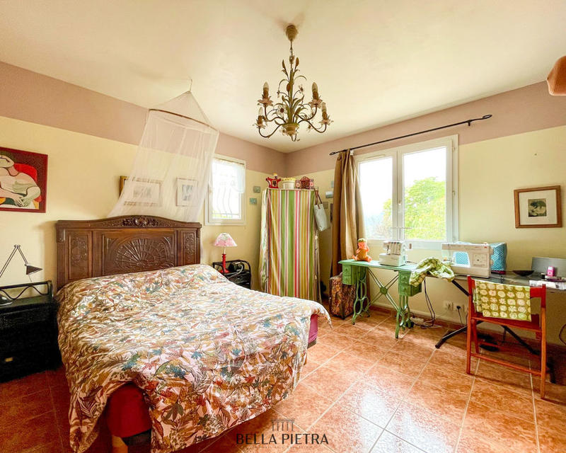 Maison - 177 m² - 6 pièces