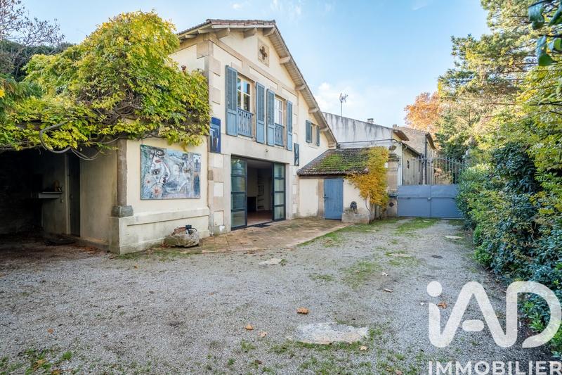 Maison - 245 m² - 9 pièces