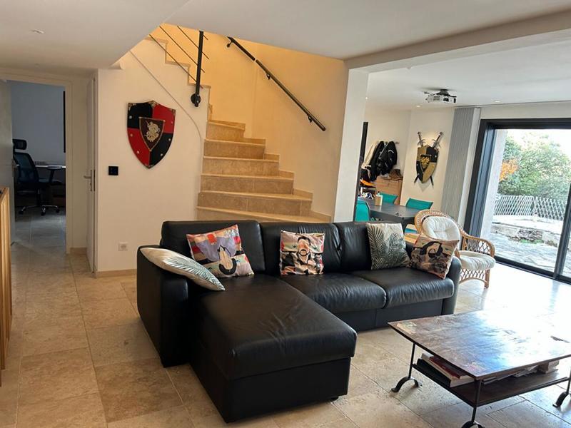 Maison - 252 m² - 8 pièces