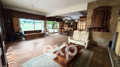 Appartement - 177 m² - 6 pièces