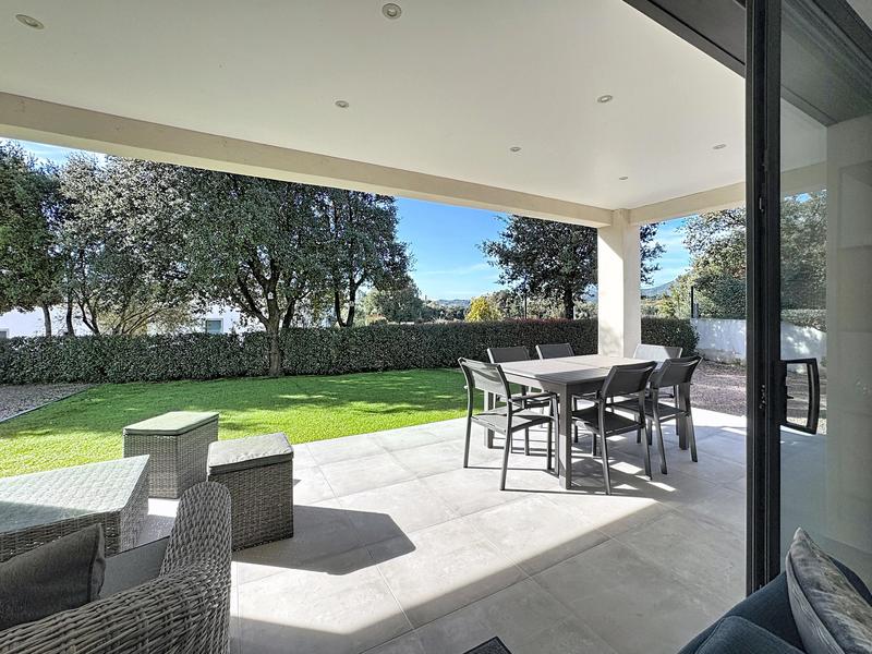 Villa - 99 m² - 4 pièces