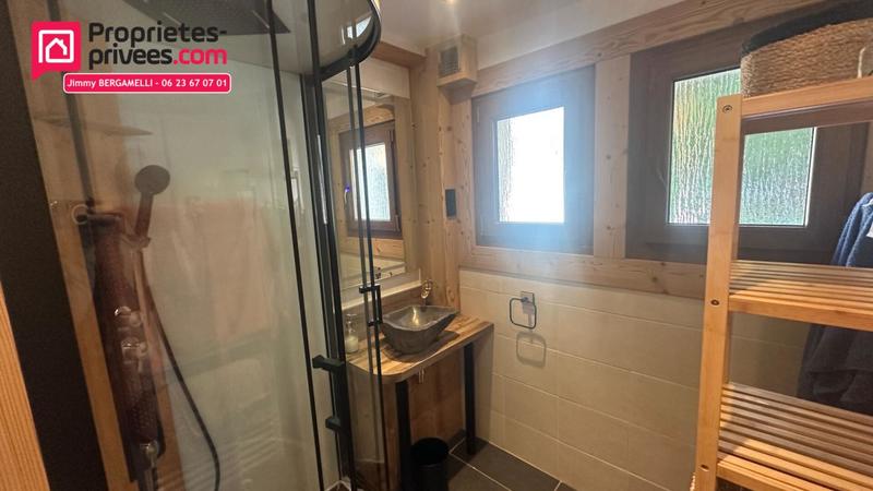 Maison - 320 m² - 9 pièces