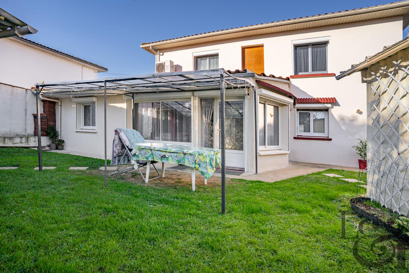 Maison - 171 m² - 7 pièces