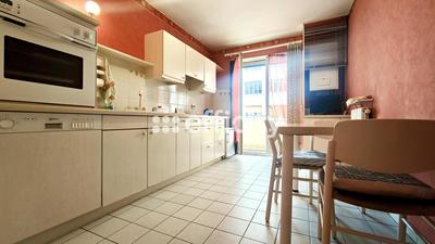 Appartement - 80 m² - 3 pièces