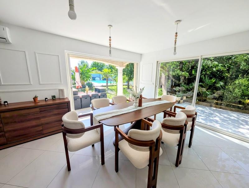 Maison - 355 m² - 8 pièces