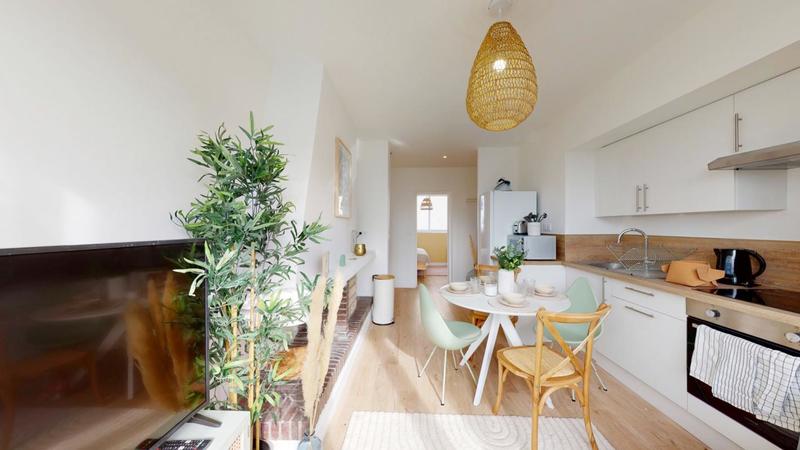 Appartement - 70 m² - 5 pièces