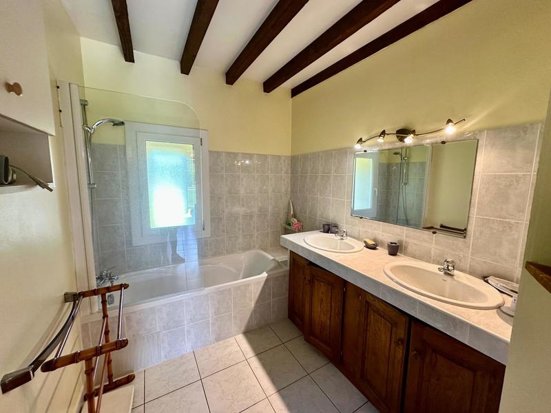 Villa - 335 m² - 11 pièces