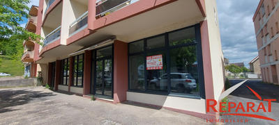 Local commercial - 143 m²