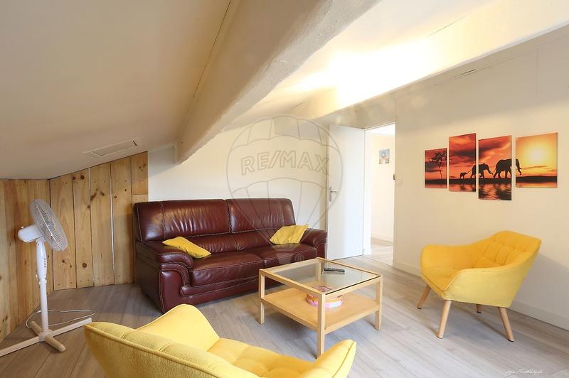 Maison - 254 m² - 12 pièces