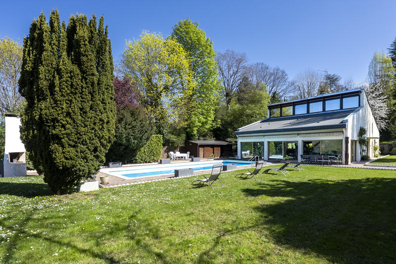 Maison - 753 m² - 15 pièces