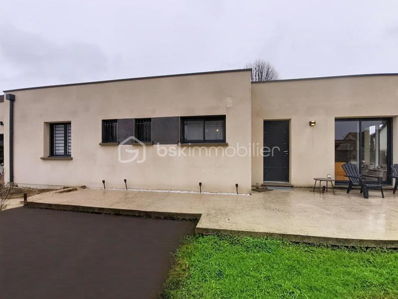 Maison - 102 m² - 4 pièces