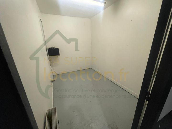 Local commercial - 351 m² - 9 pièces