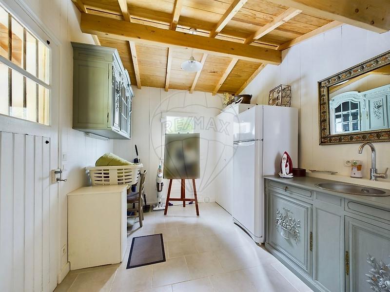 Maison - 180 m² - 12 pièces