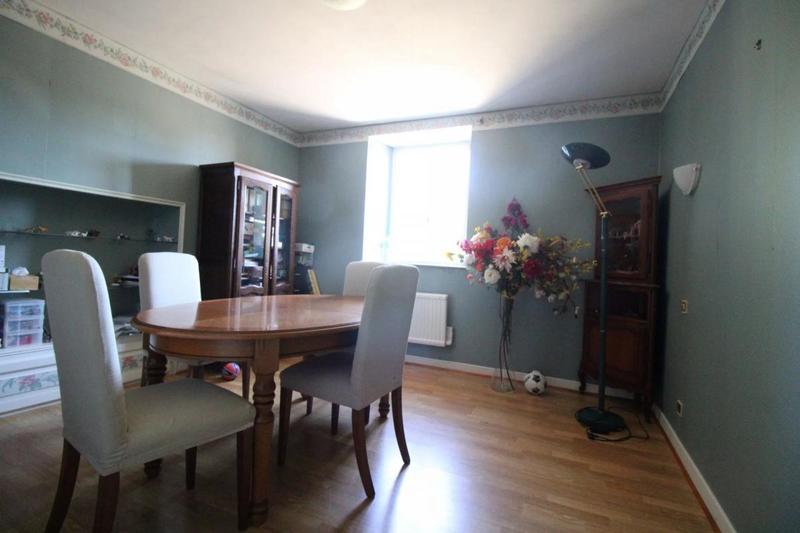 Maison - 230 m² - 6 pièces