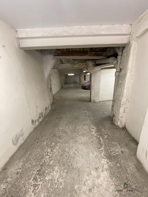 Parking / Garage - 2 m²