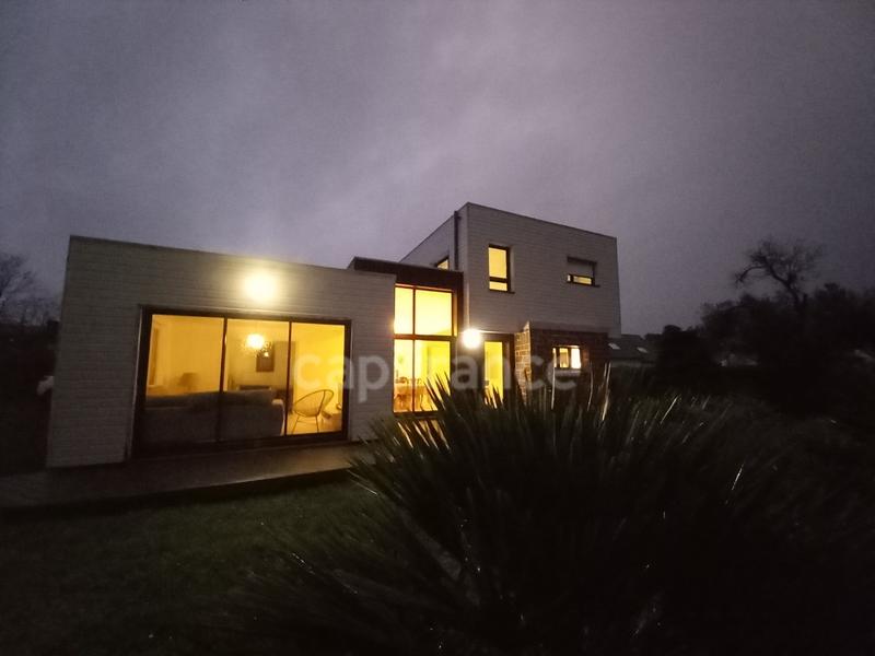 Maison - 140 m² - 7 pièces