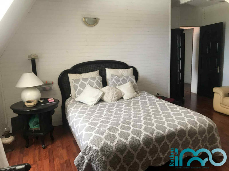 Maison traditionnelle - 320 m² - 8 pièces