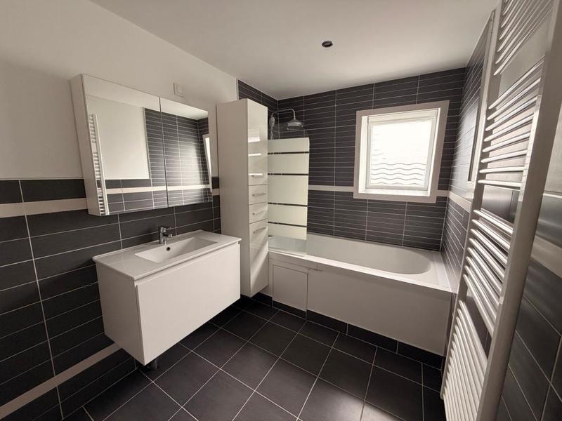 Maison - 98 m² - 3 pièces