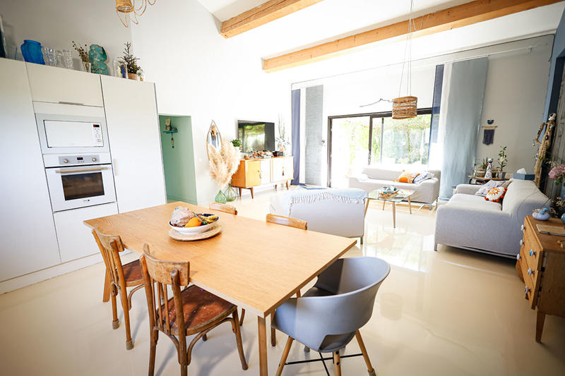 Maison - 250 m² - 6 pièces