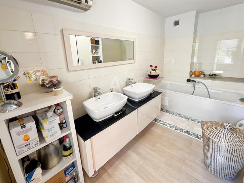 Appartement - 131 m² - 5 pièces