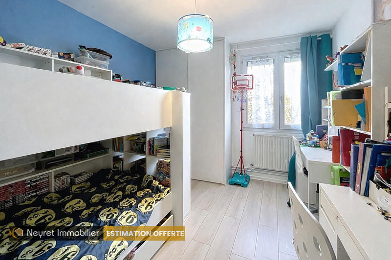 Appartement - 87 m² - 4 pièces