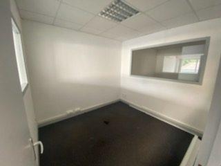 Local d'activités - 67 m² - 3 pièces