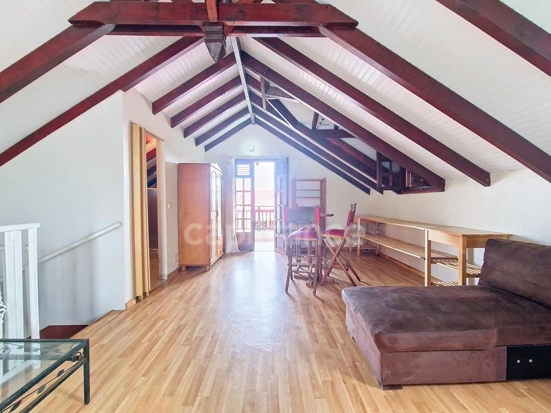 Maison - 152 m² - 6 pièces