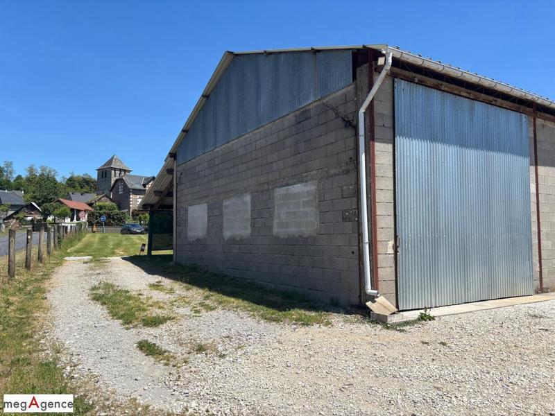 Grange - 553 m² - 3 pièces