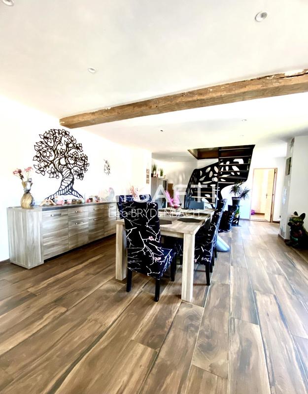 Maison - 180 m² - 5 pièces