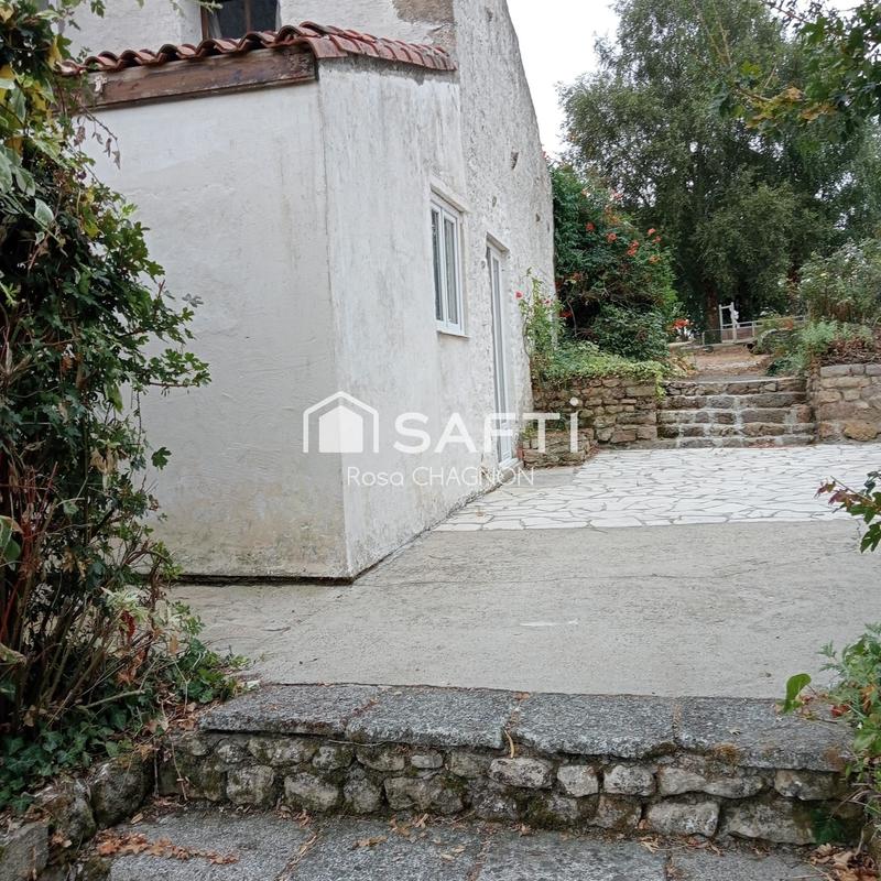 Maison - 246 m² - 12 pièces