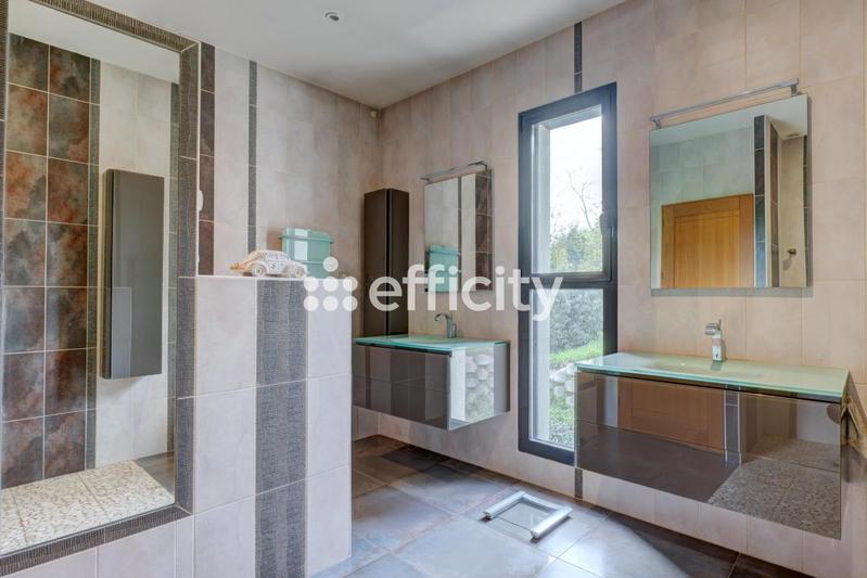 Villa - 174 m² - 6 pièces