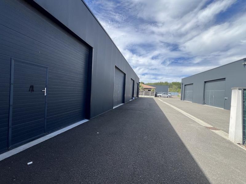 Local d'activités - 100 m² - 1 pièce